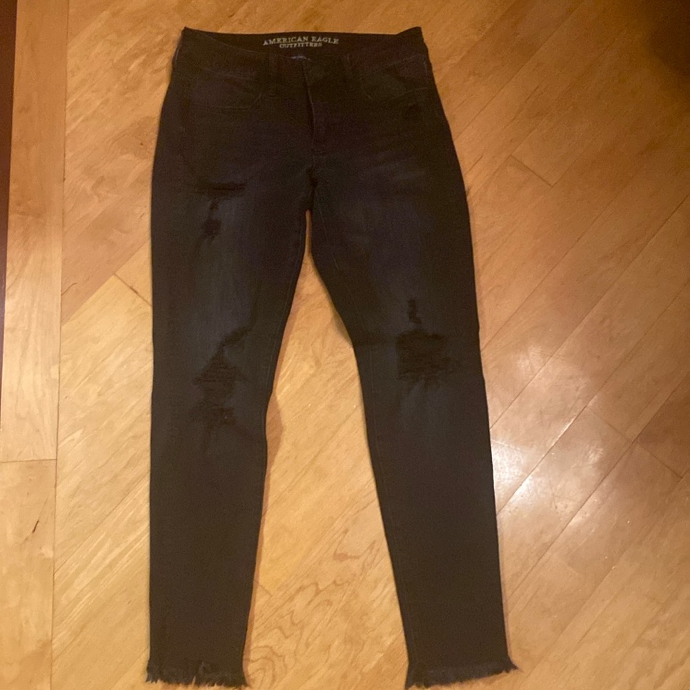 American eagle woman’s ripped skinny jeans